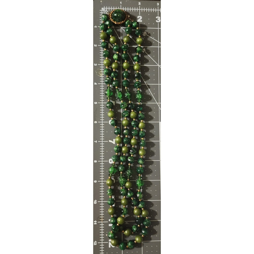 VTG Double Strand Green Beaded Necklace Emerald Olive Gold Tone Box Clasp - Picture 8 of 8